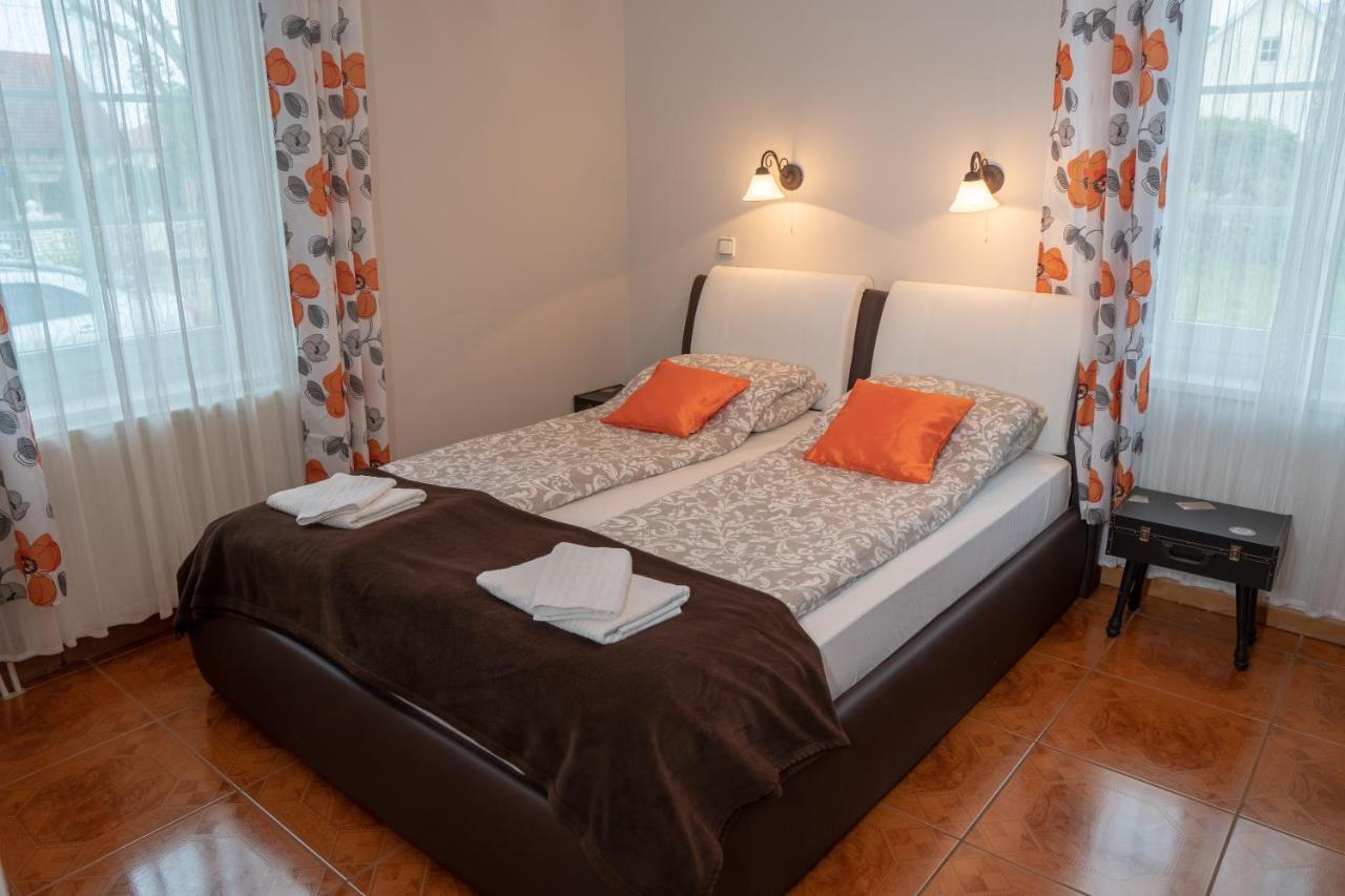 F57 - Franko Csaladi Panzio Bed & Breakfast Balatonlelle