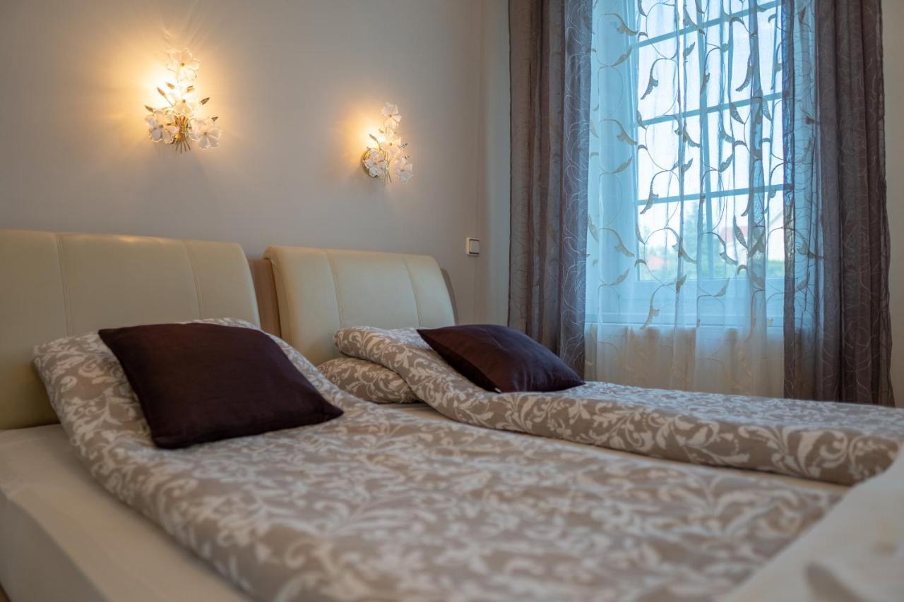 F57 - Franko Csaladi Panzio Bed & Breakfast 3*