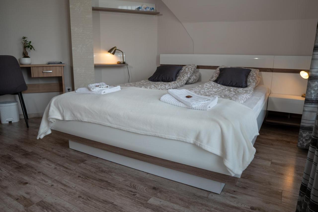 F57 - Franko Csaladi Panzio Bed & Breakfast Balatonlelle